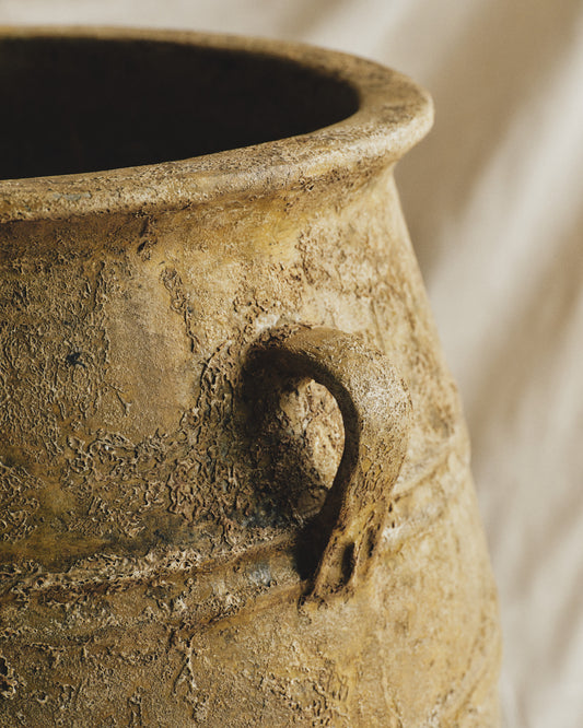 handled urn