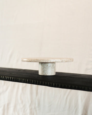 buff marble cake stand