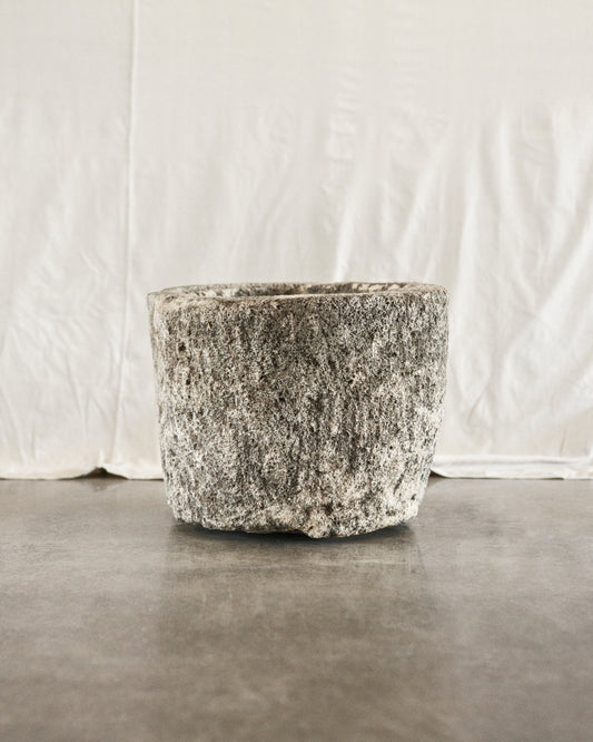 round limestone trough no. 01