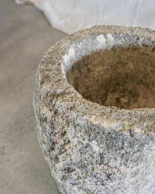 round limestone trough no. 01