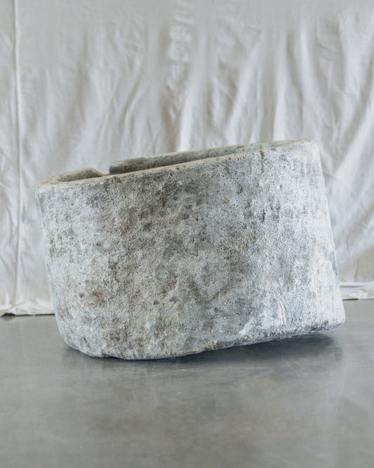 round limestone trough no. 02