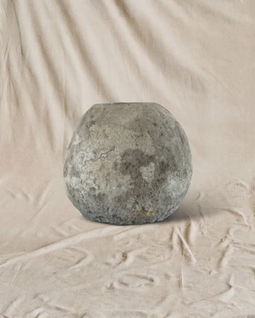round limestone trough no. 04