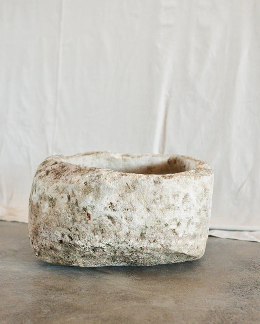 round limestone trough no. 07