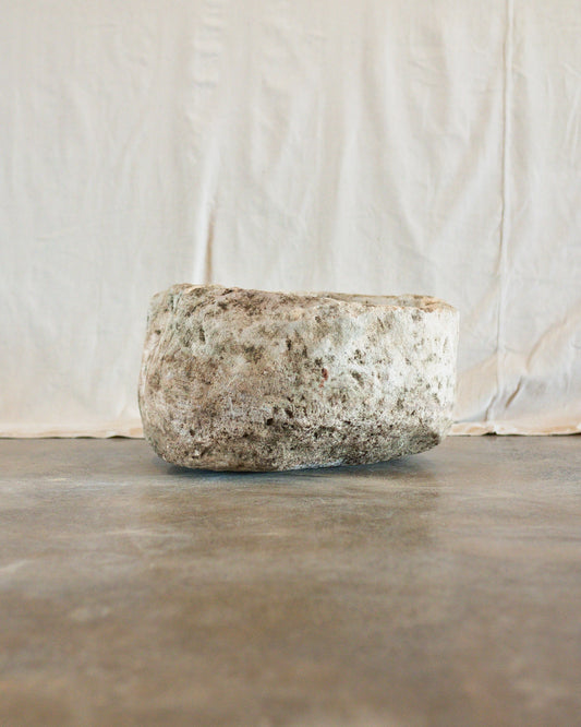 round limestone trough no. 07